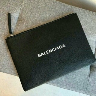 톰* 로고 클러치
