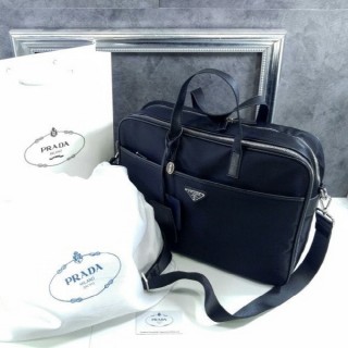 프** 브리프케이스 리나일론 사피아노 Re-Nylon and Saffiano leather briefcase