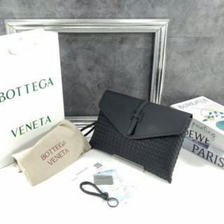 보** new 인트레치아토 리플립 클러치 CLASP 79043BCPPO1229 (블랙)