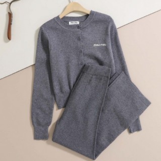 [ m ] 수입 스몰 레터링 라운드넥 가디건 & 니트 와이드 팬츠 set (여성)