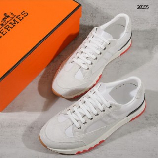 에* 트레일 카프스킨 스웨이드 스니커즈 (남성)