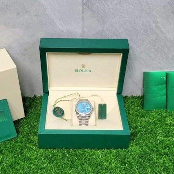 로* 데이데이트36mm 18K화이트골드 금통