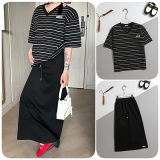 미* 수입 스트라이프 브이넥 반팔 티셔츠 & 핀턱 밴딩 롱 스커트 SET -블랙- (여성)